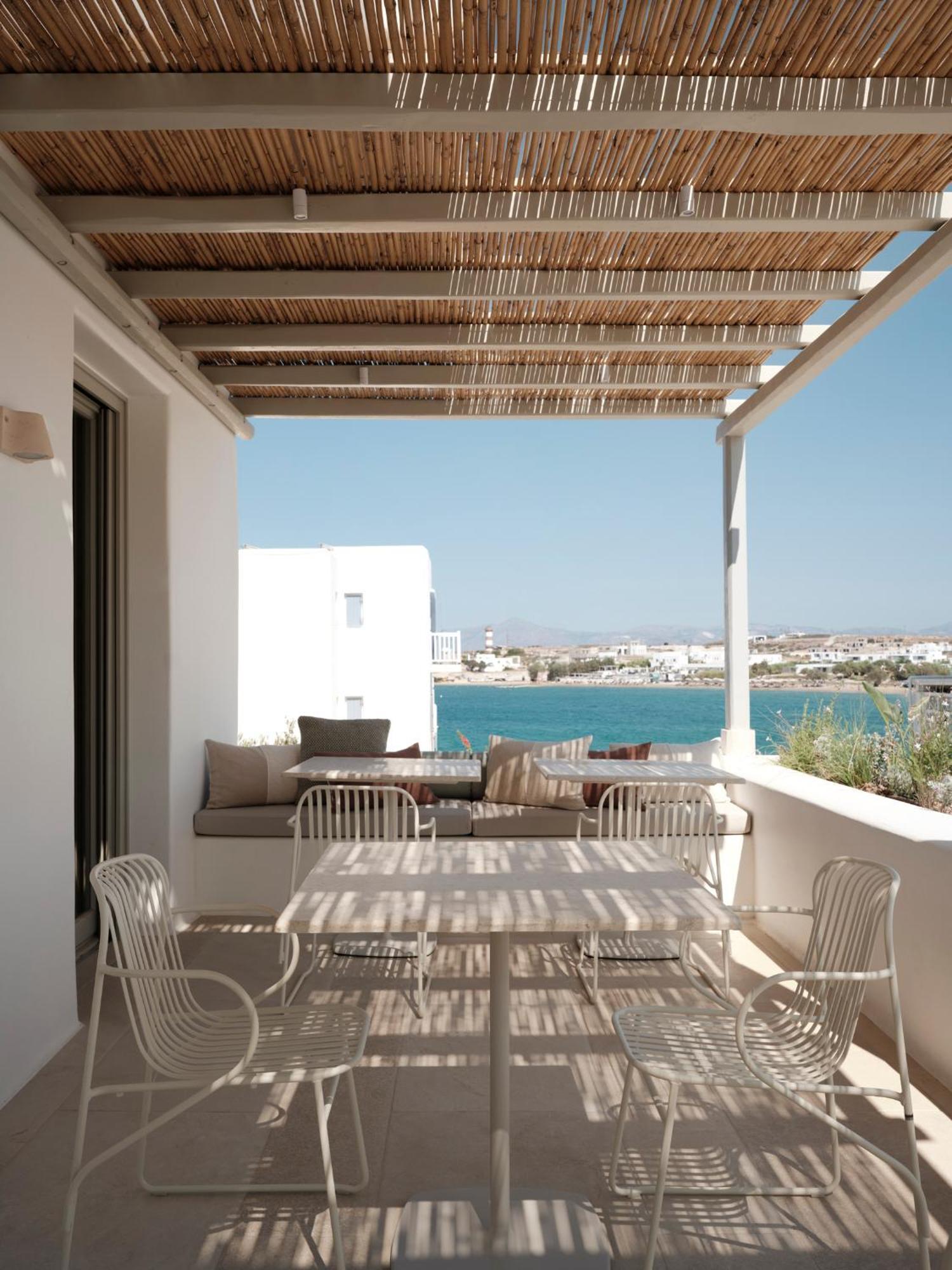 Akria Seaside Suites Науса Екстер'єр фото