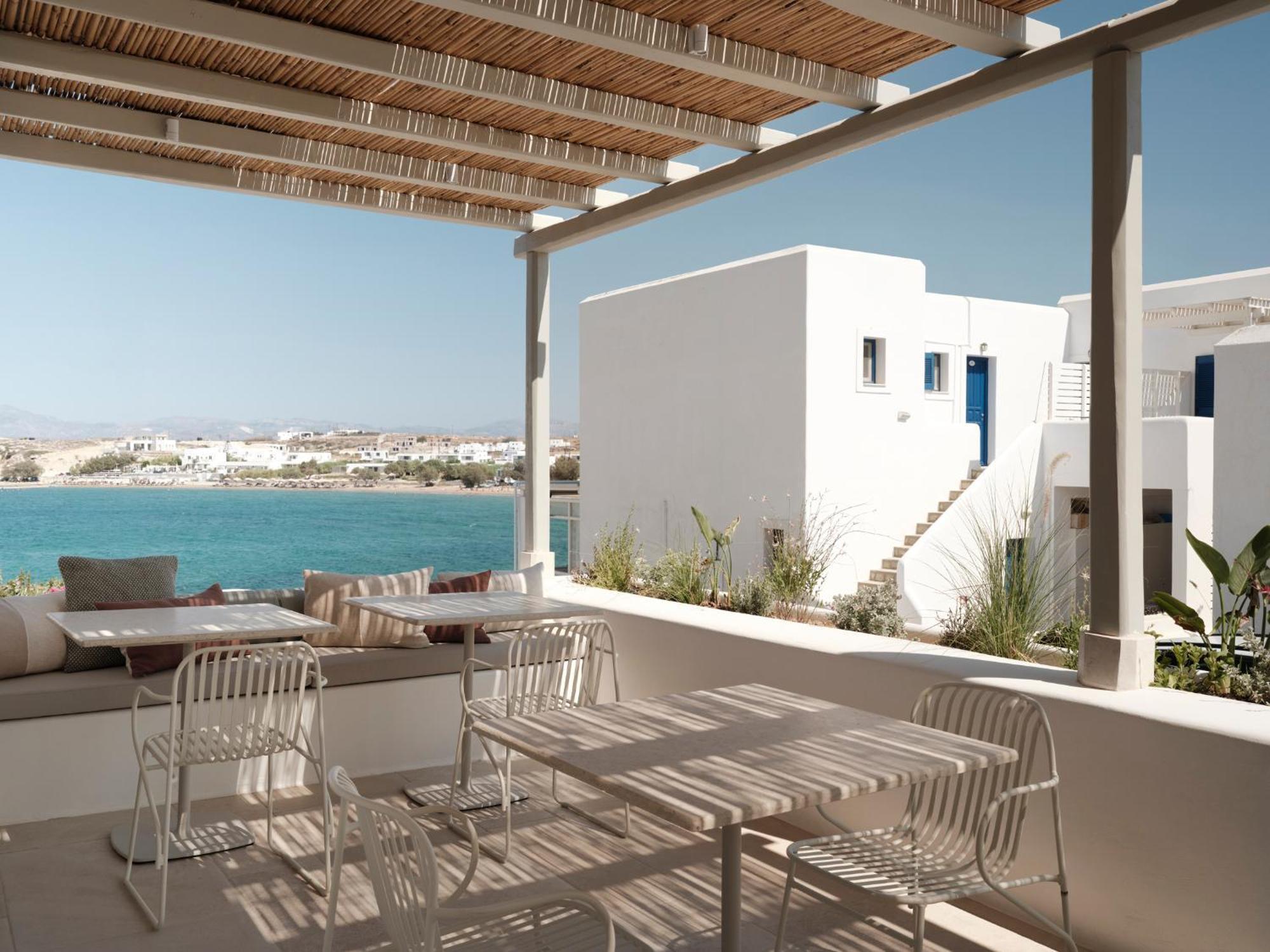 Akria Seaside Suites Науса Екстер'єр фото